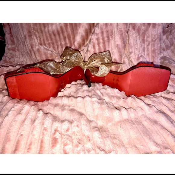 NBW ENCRUSTED HEELS, GREAT FOR VALENTINES DAY! - Picture 3 of 3